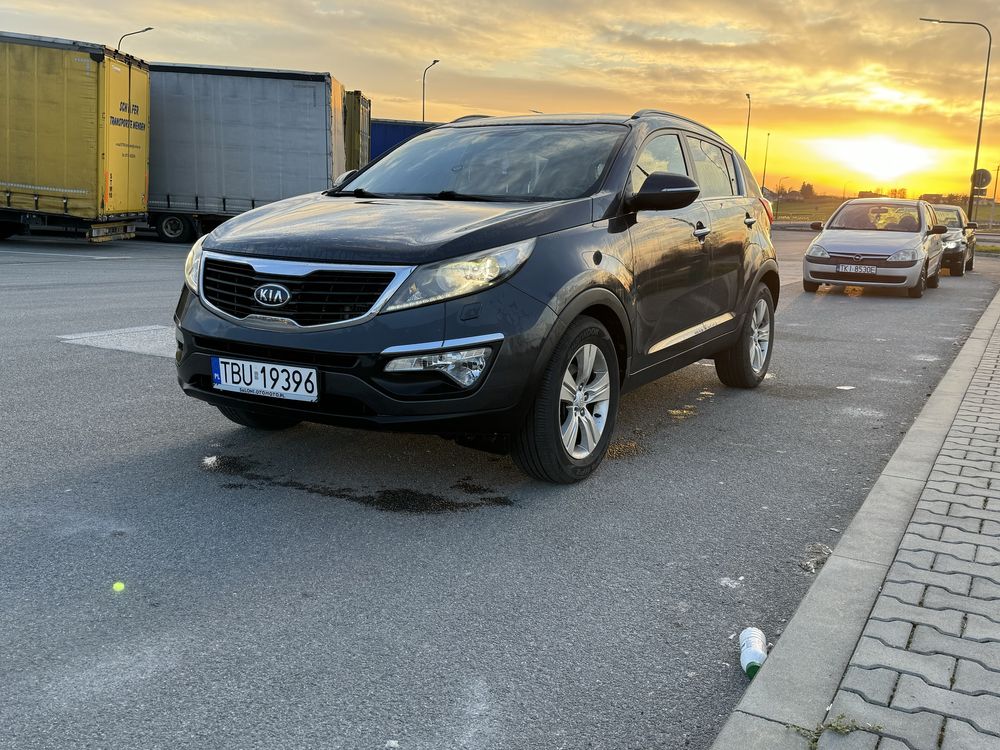 Kia sportage xl.