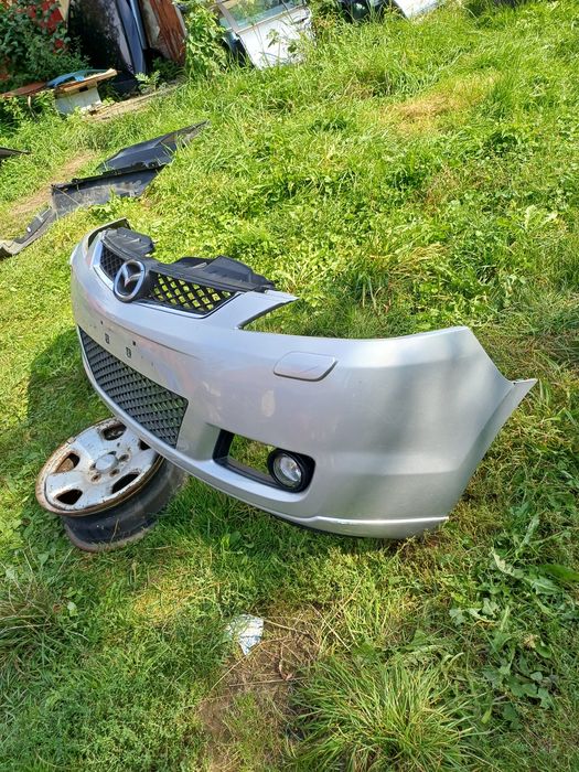 Mazda 5 05-08r передній бампер бампера