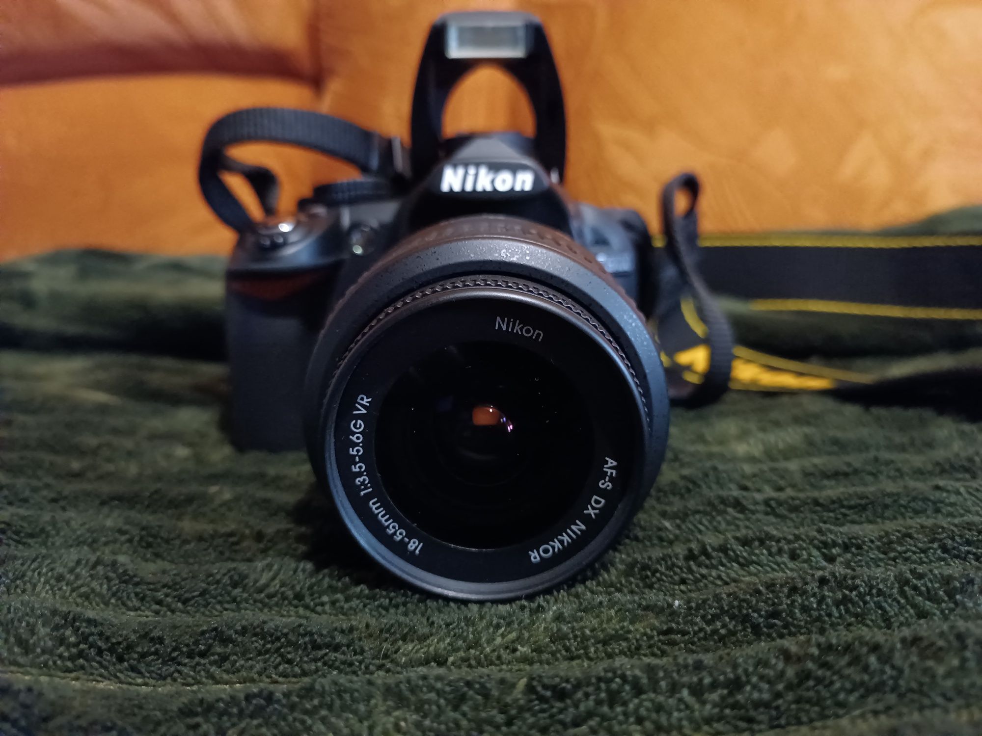 Фотоапарат Nikon  D3100 з сумкою для нього
