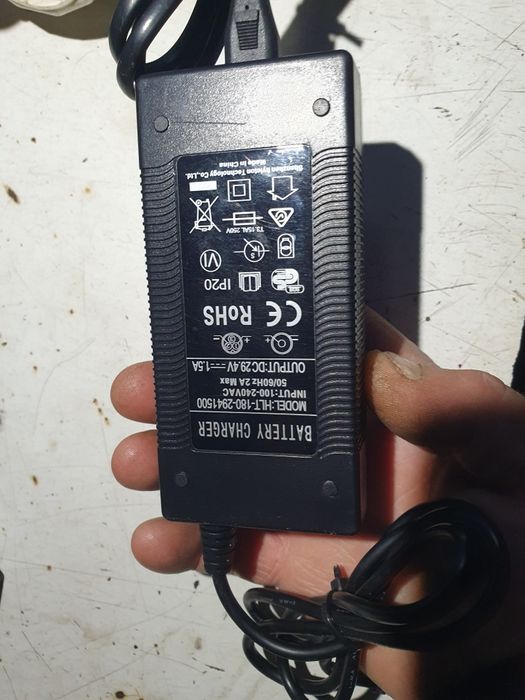 Зарядка  самокат DC 29.4V~1.5A ORIGINAL