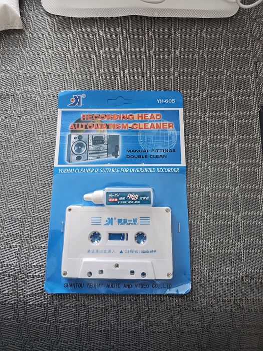 Kaseta magnetofonowa czyszczącą