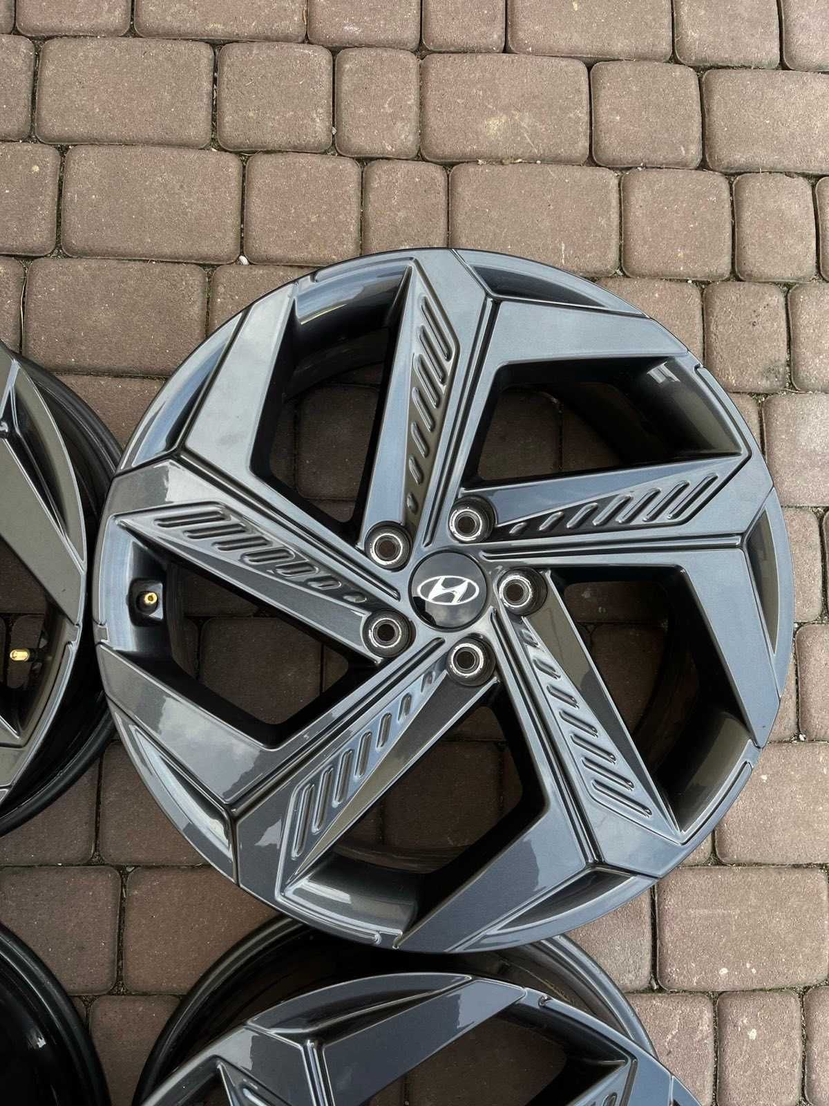 Oryginalne alufelgi Hyundai 5x114,3 19 CZUJNIKI Tucson Santa IONIQ 5