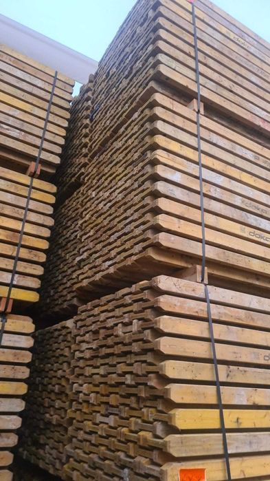 Używane! Dźwigar Doka Stemple, szalunki stropowe, podpory sklejki