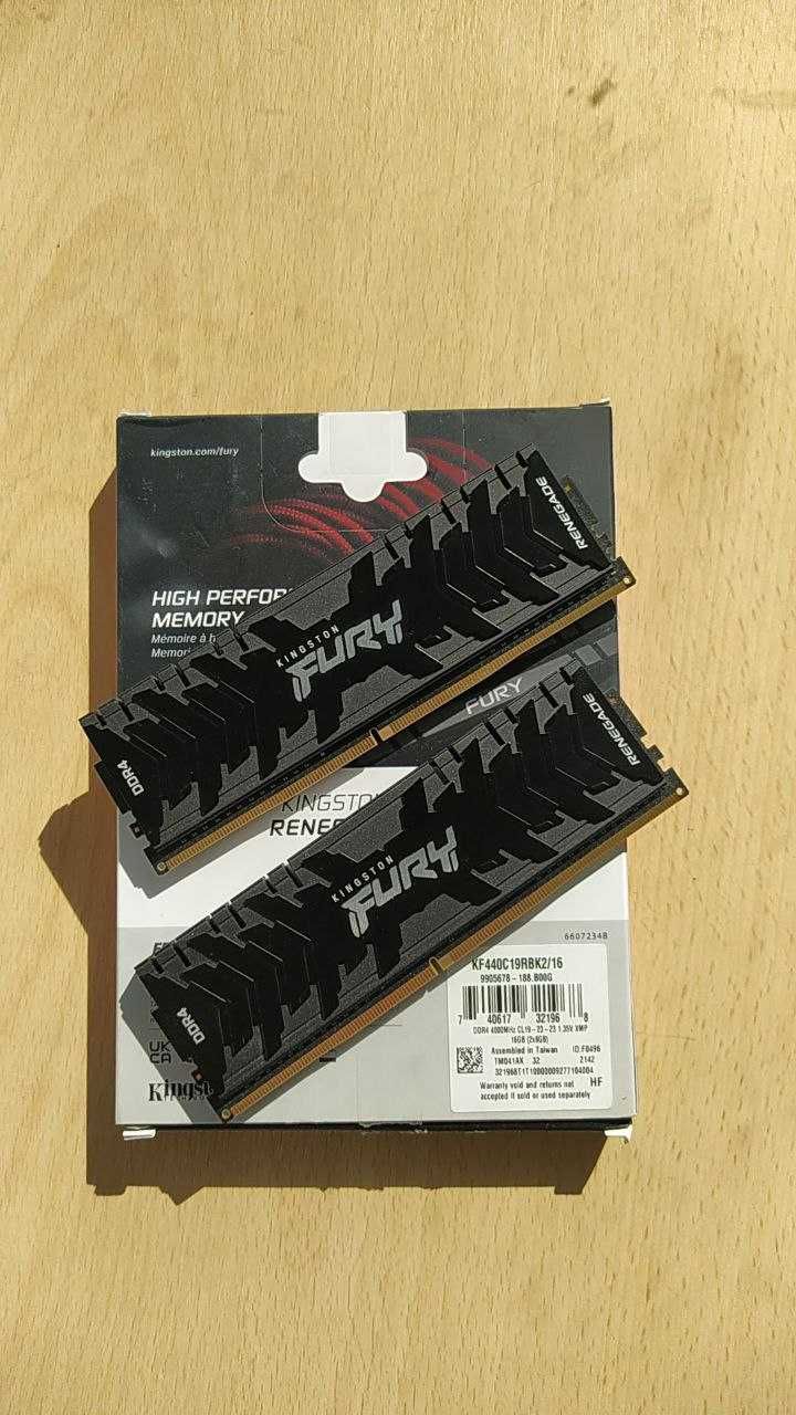 Продам модуль пам'яті для комп'ютера DDR4 16GB (2x8GB) 4000 MHz
