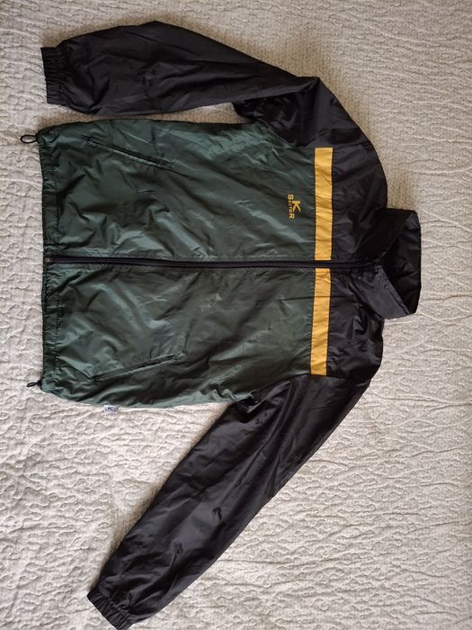 Вітровка спортивна