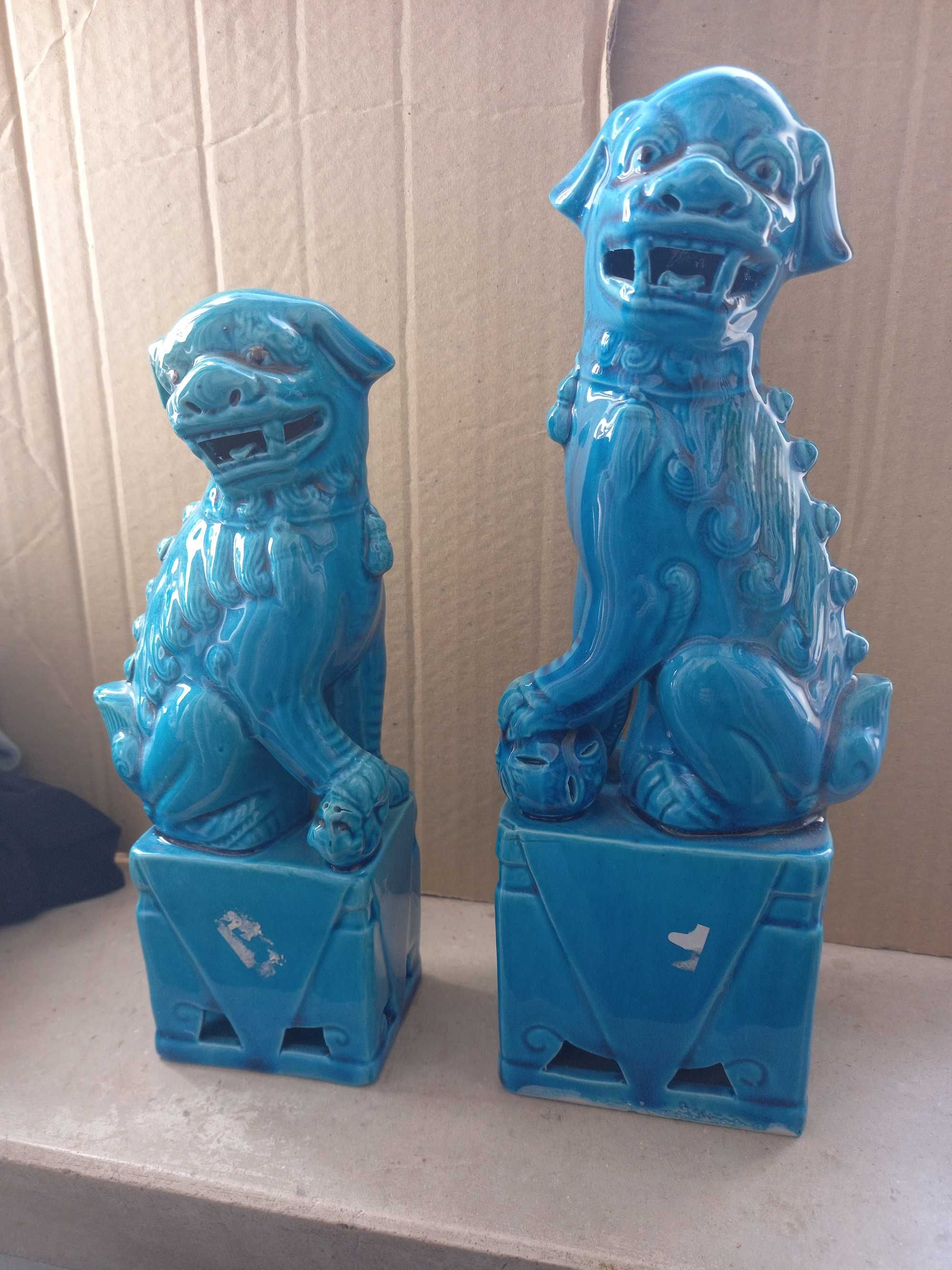 Dois cães Foo em porcelana chinesa macho e fêmea - Leões Guardiões