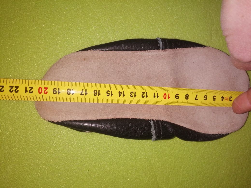 Чешки чёрные, белые от 16, 21, 22 см