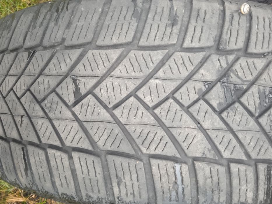 Зимняя резина на докатку 215/55R27