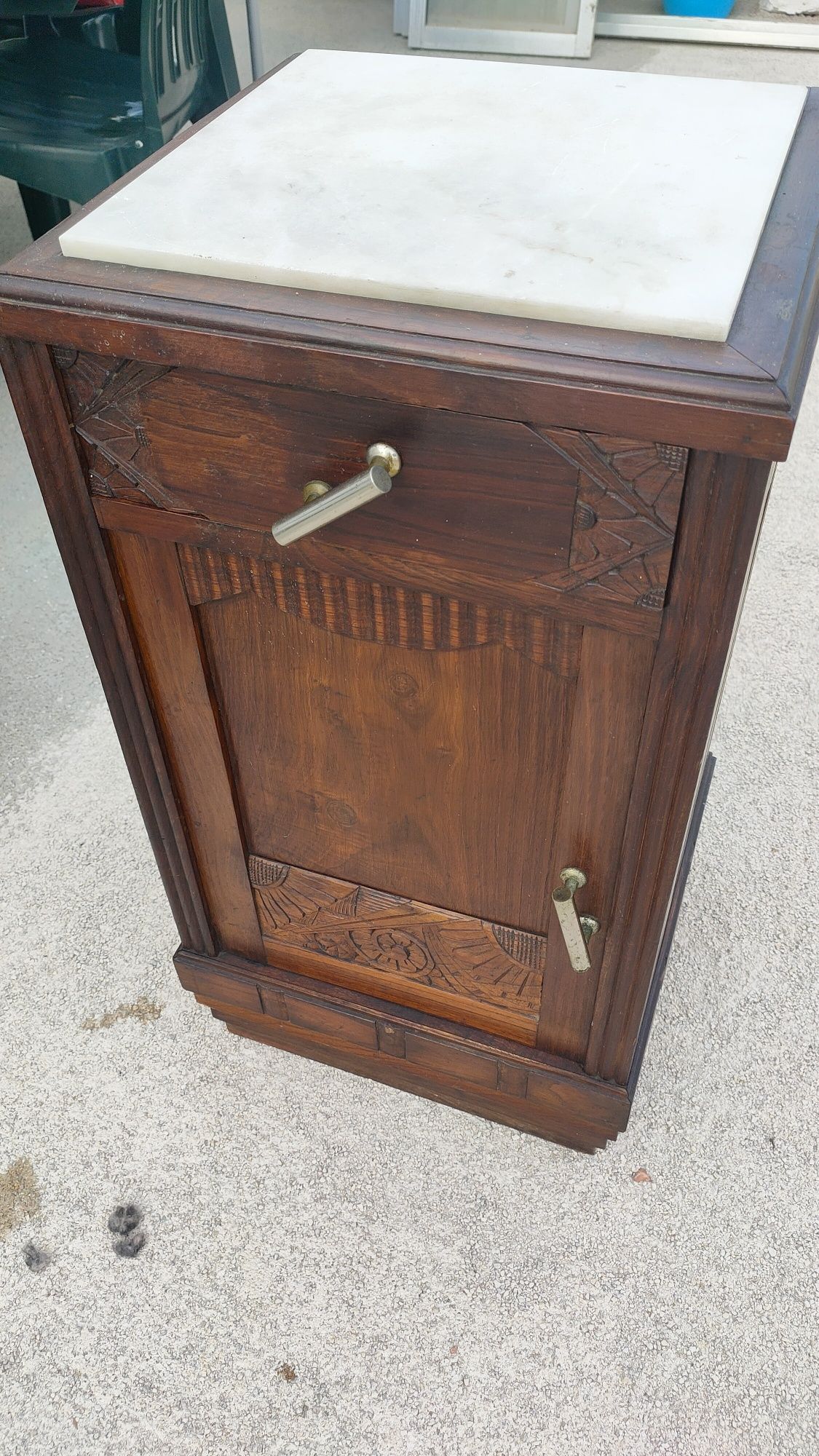Mesa de cabeceira antiga (anos 50)