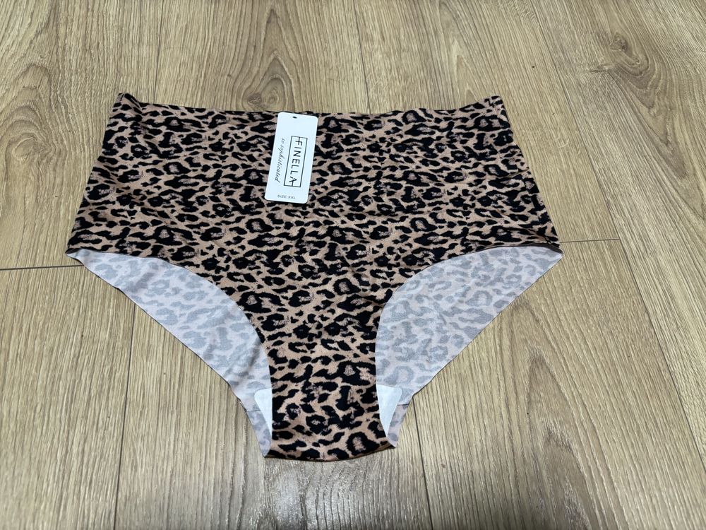 Piekne nowe damskie majtki r 2xl