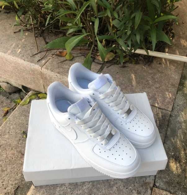 Buty meskie Mokasyny Nike_Air_Force_1_Low_White_R. 43