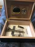 Humidor nieuzywany Dodatkowo trzy obcinacz ki Do Cygar