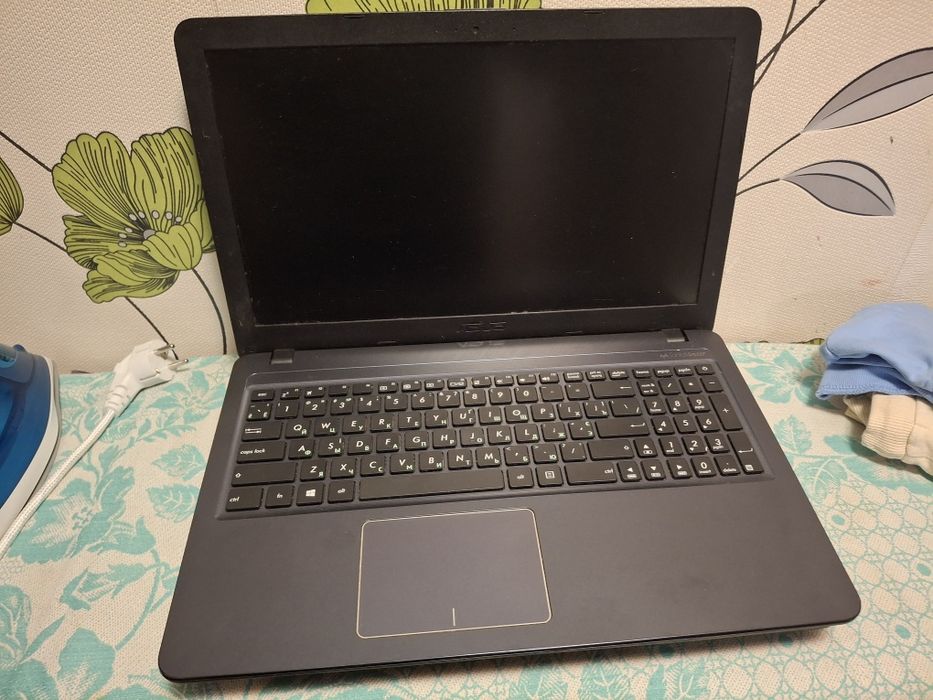 Ноутбук asus не працює