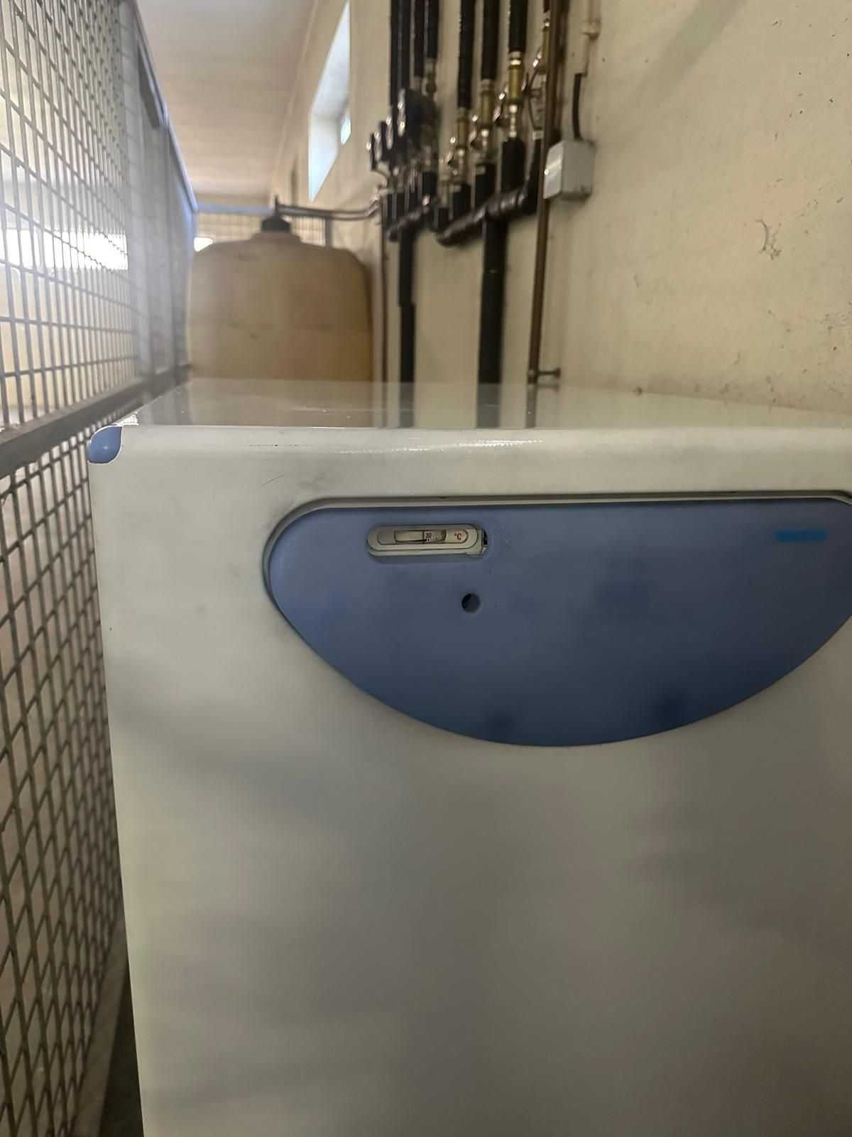 Máquina a Gasóleo + Depósito de Combustível – Em Bom Estado!