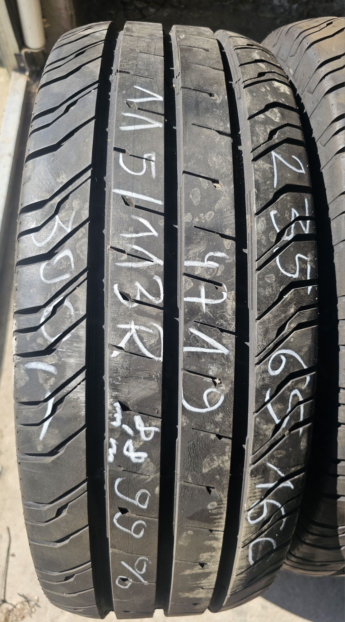 235/65R16C Continental Conti van Contact 200 Lato