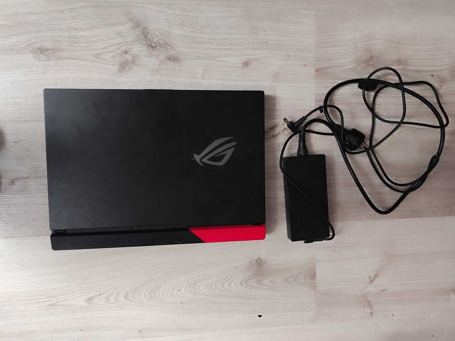 Uszkodzony na części laptop Asus Rog Strix G513 zasilacz 240v