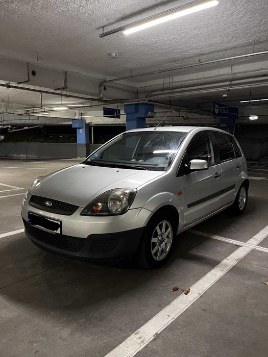 Ford Fiesta MK6, 2005r. srebrny 5 drzwiowy