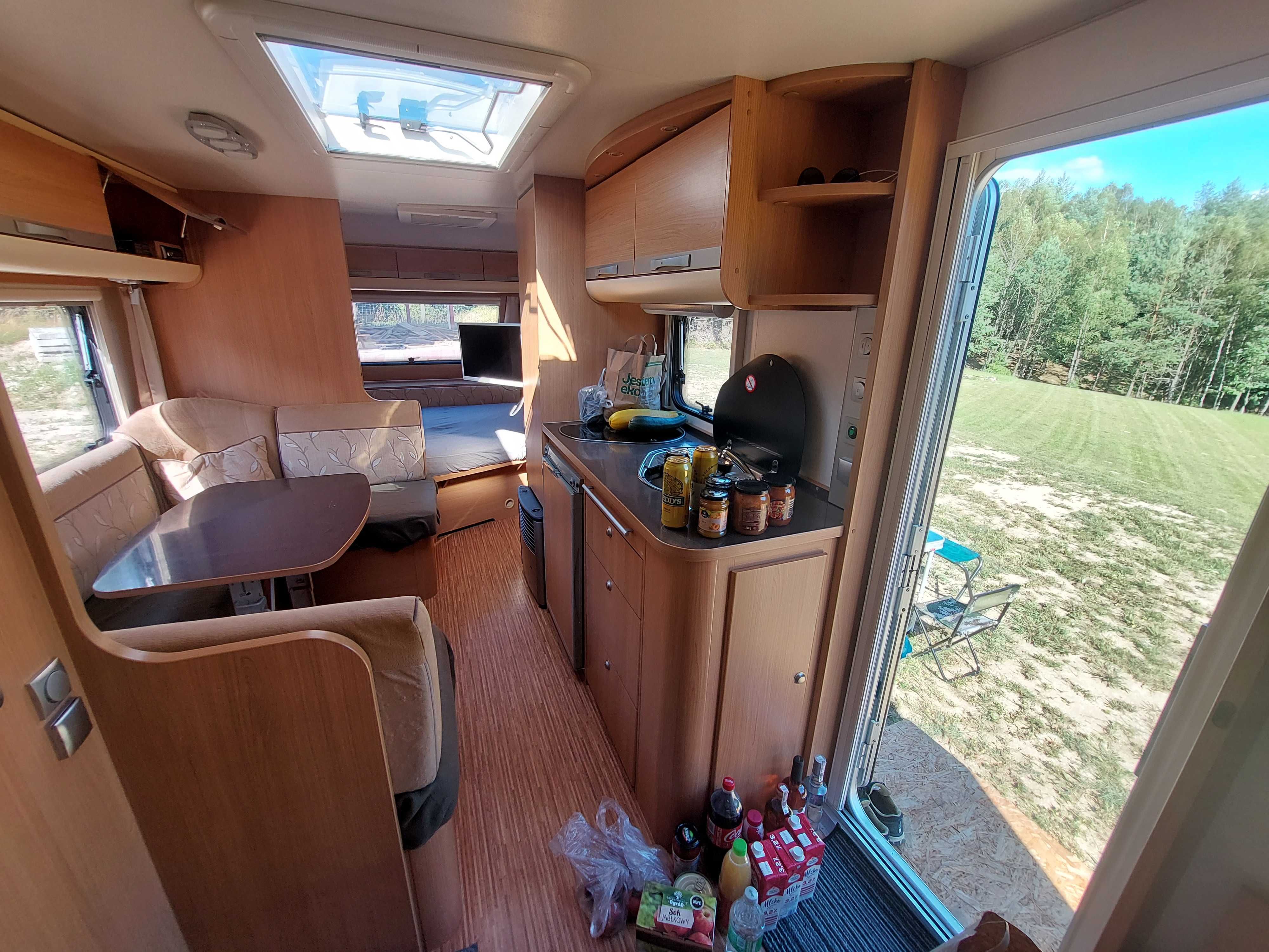 Adria Adora 563PK, doposażona
