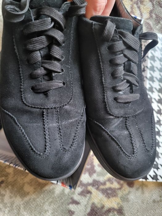 Кроссовки замшевые