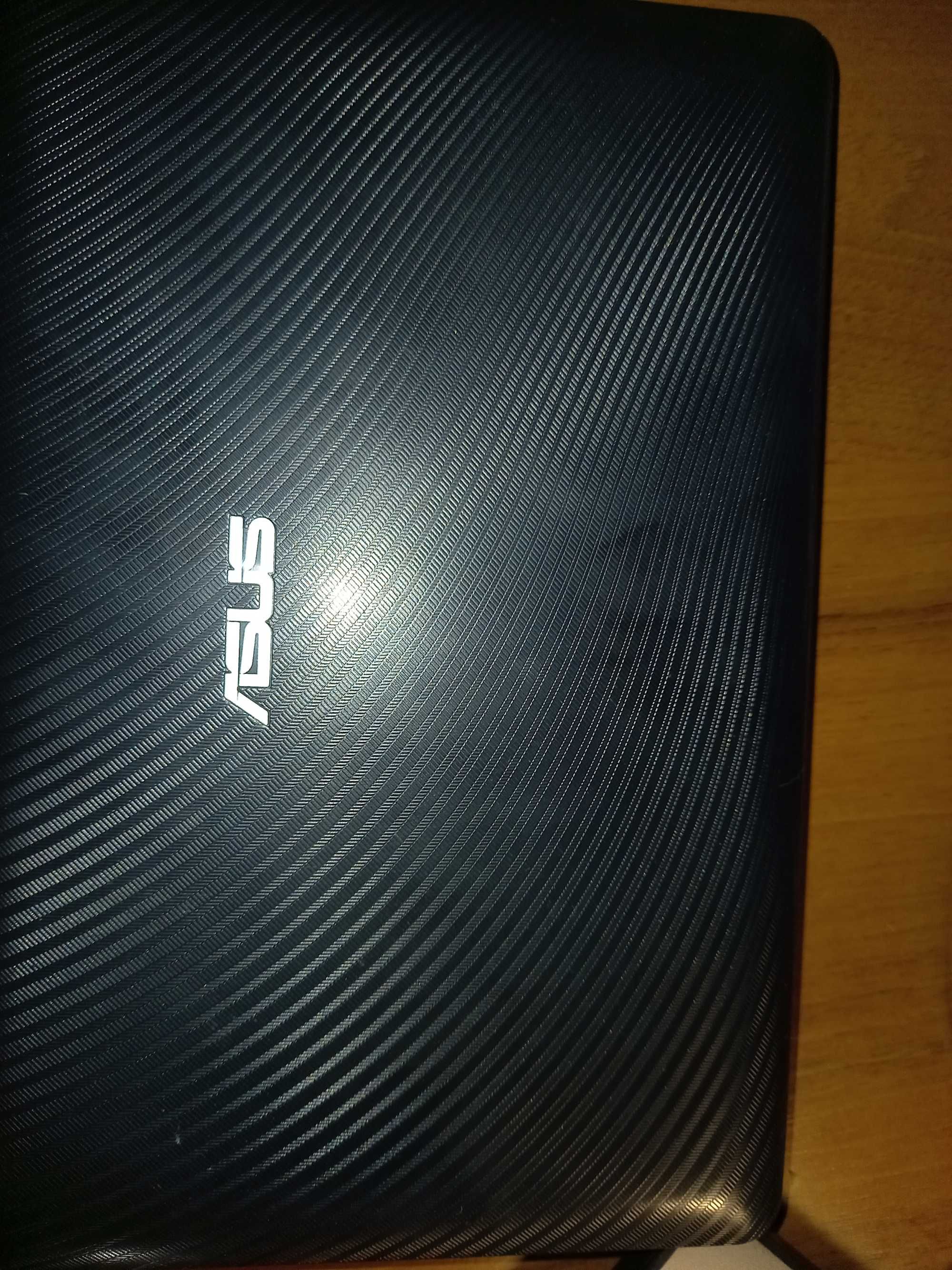 Продам нетбук Asus