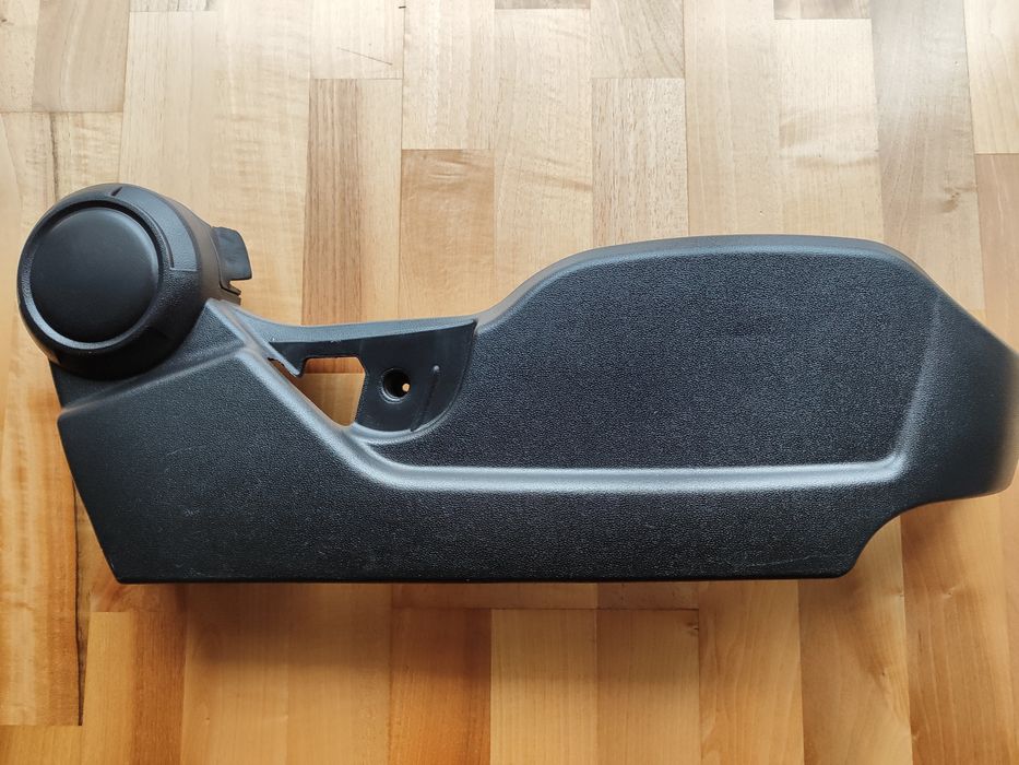 Hyundai genesis coupe кожух механизма регулировки сидения пассажира