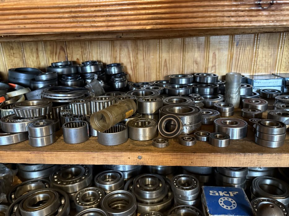 Продам колінвал т-40 і інші запчастини до тракторів