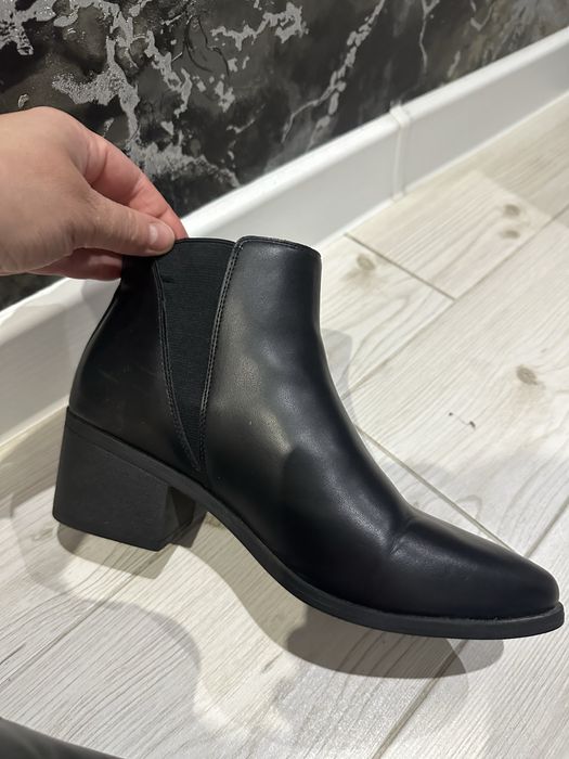 Ботінки жіночі 39 р M WONE