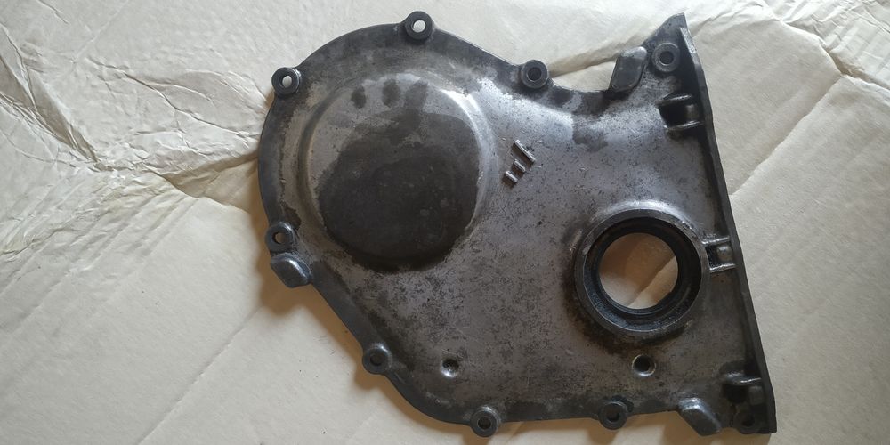 Крышка двигателя 2101