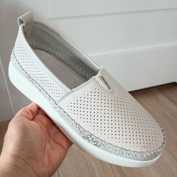 Półbuty damskie baleriny mokasyny skórzane Goodin złoto kremowe r 38