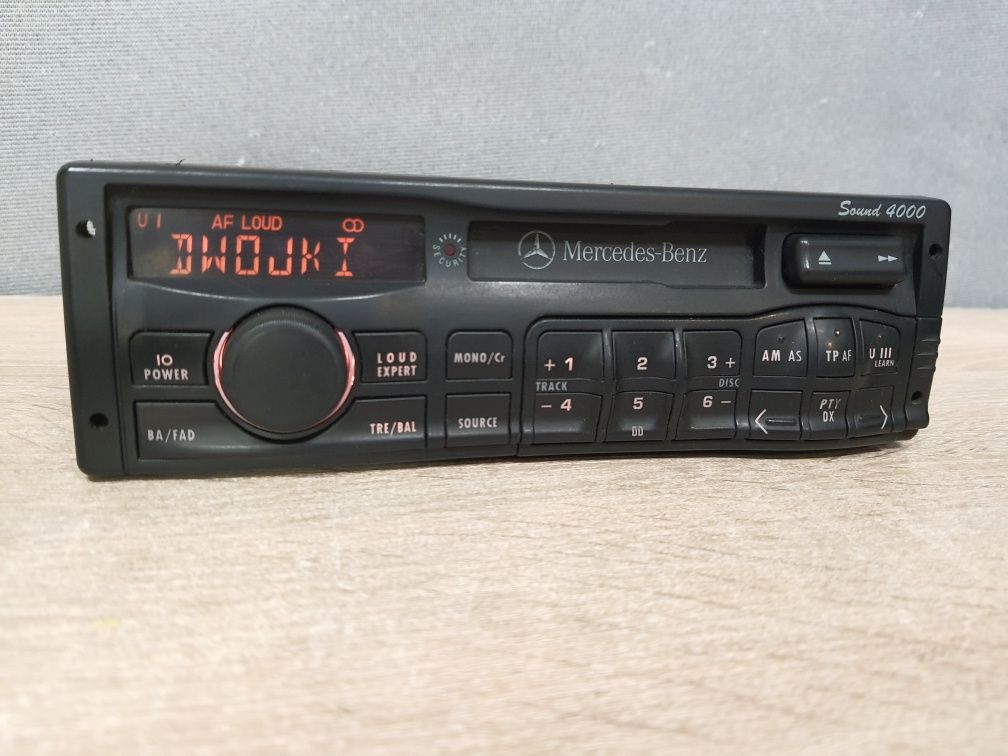 Radio samochodowe Mercedes Sound 4000 + kod Vito W124 W202 W208 W210