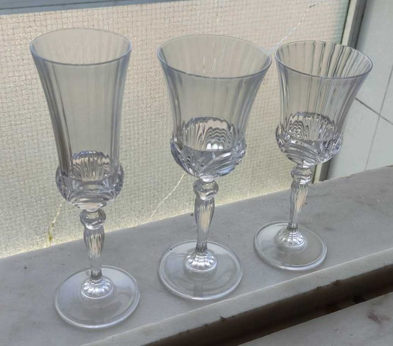 Vendo serviço de copos de cristal