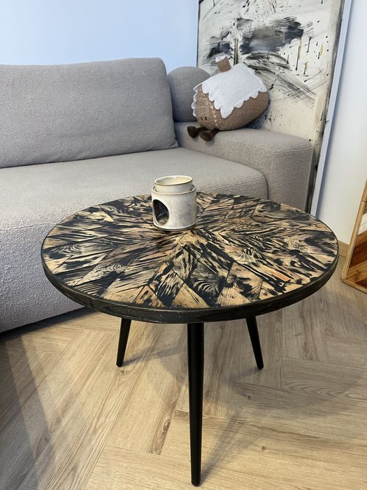 Stolik kawowy z charakterem i stare drewno z historią