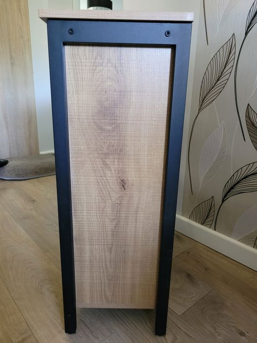 Szafka Selsey z serii Ramizu