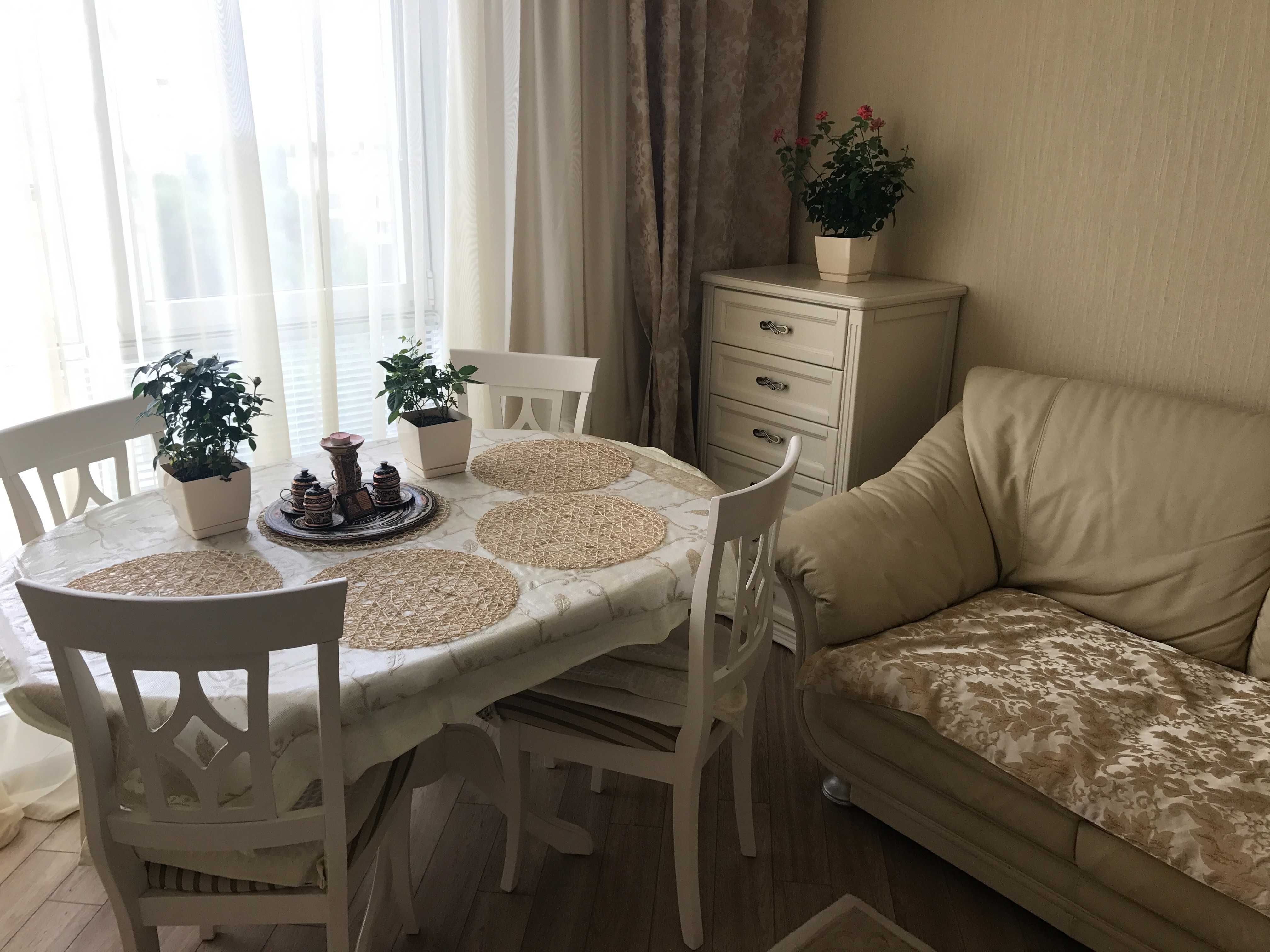 Комод високий білий дерев'яний на 6 ящиків