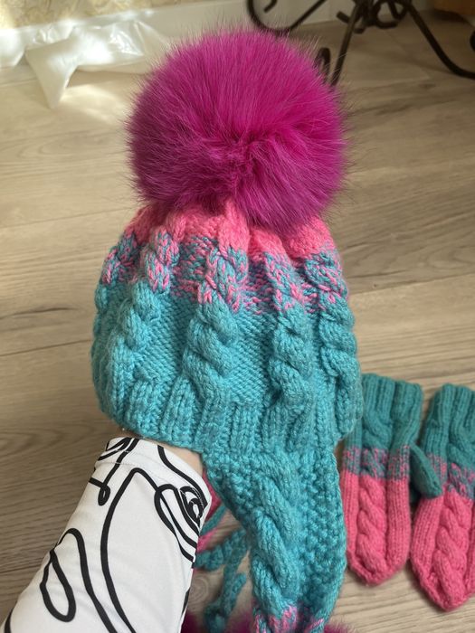 Продам шапку зимову длядівчинки