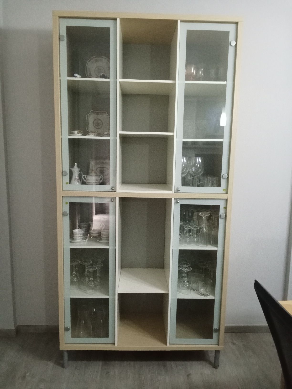 Cristaleira Ikea