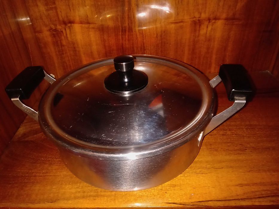 Rondel z pokrywką ze stali nierdzewnej