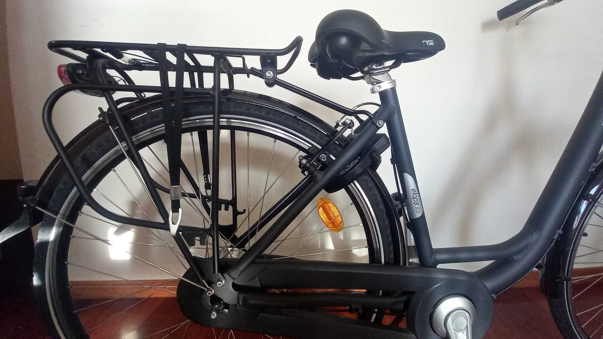 Bicicleta de cidade ELOPS 920 cor preta