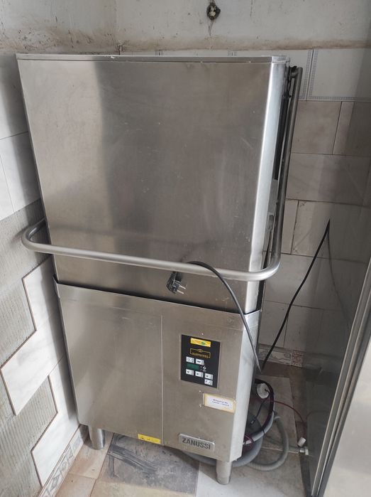 Máquina de lavar louça Zanussi