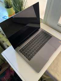 Laptop Huawei jak nowy