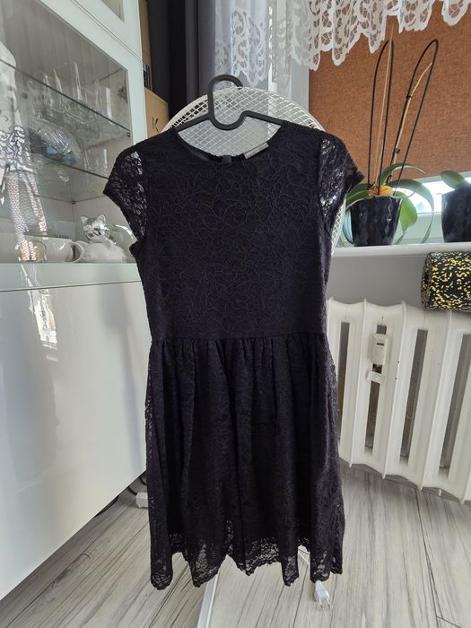 Sukienka czarna 152