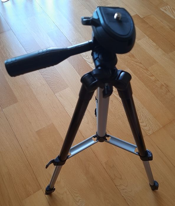 Tripé novo, 105 cms altura