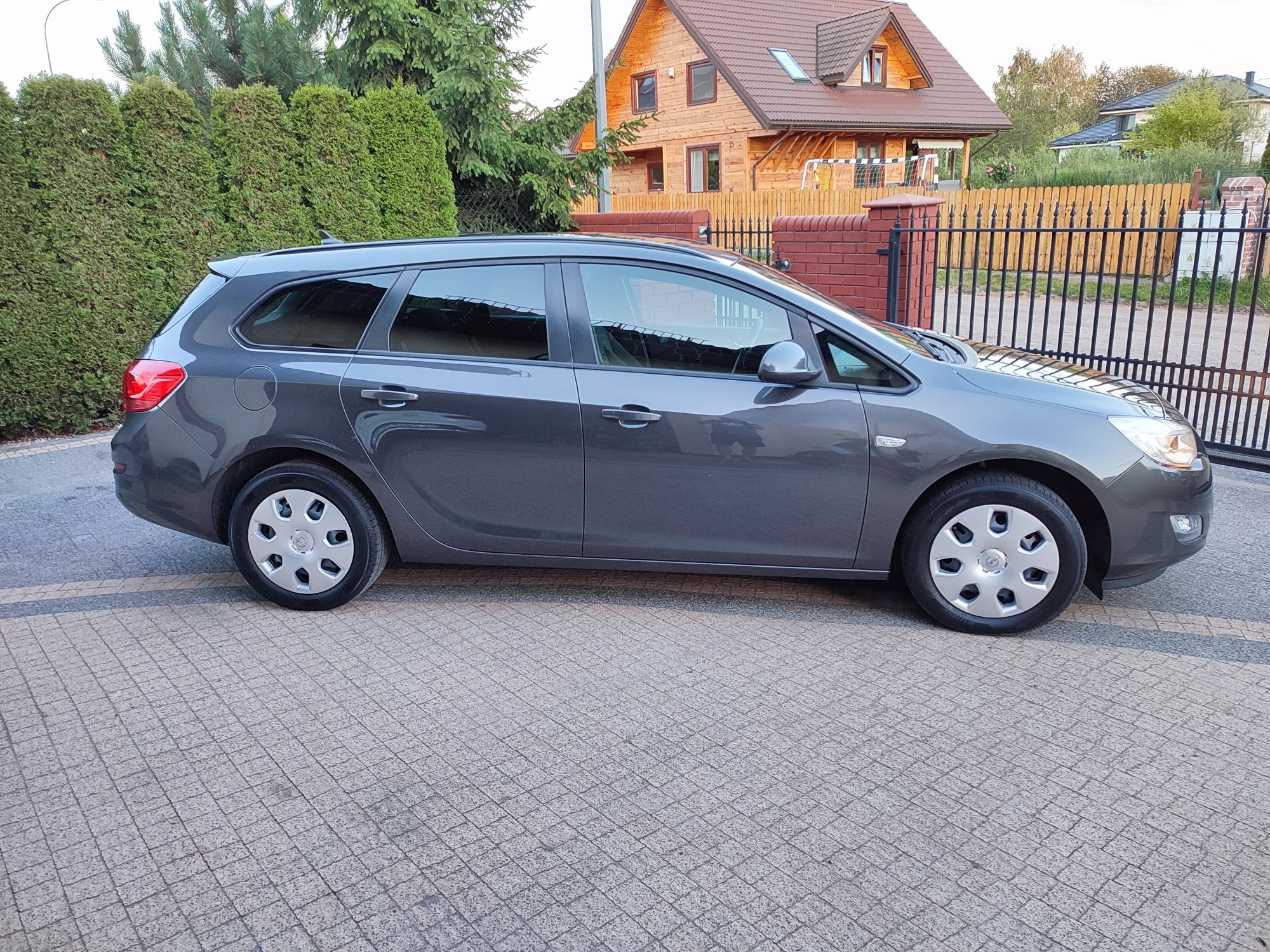 Opel Astra J 1,4 Turbo 140 KM,,AUTOMAT,,