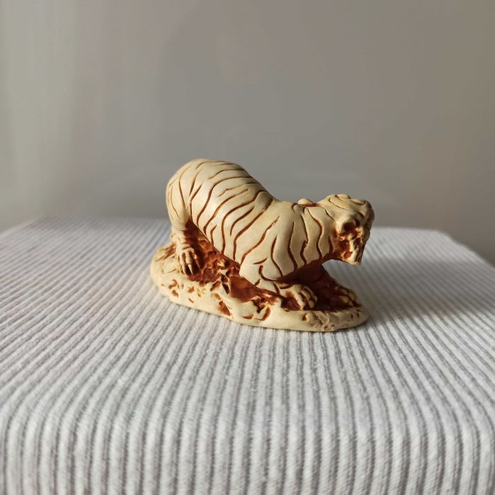 Статуэтка Нэцкэ нэцке нецке Крадущийся тигр Украина гипс