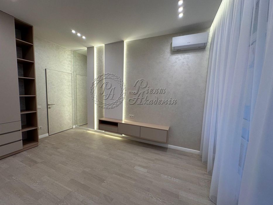 Продам квартиру ЖК Бульвар Фонтанов Київ, Саперне Поле вул.