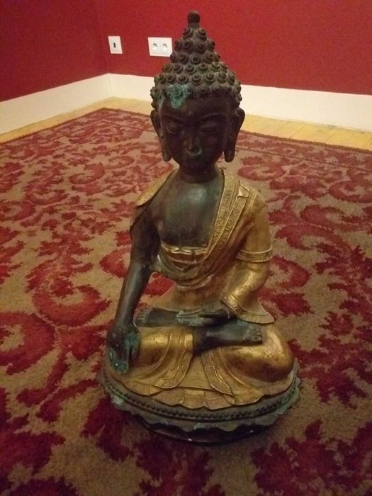BUDA DOURADO metal maciço com 60 cm