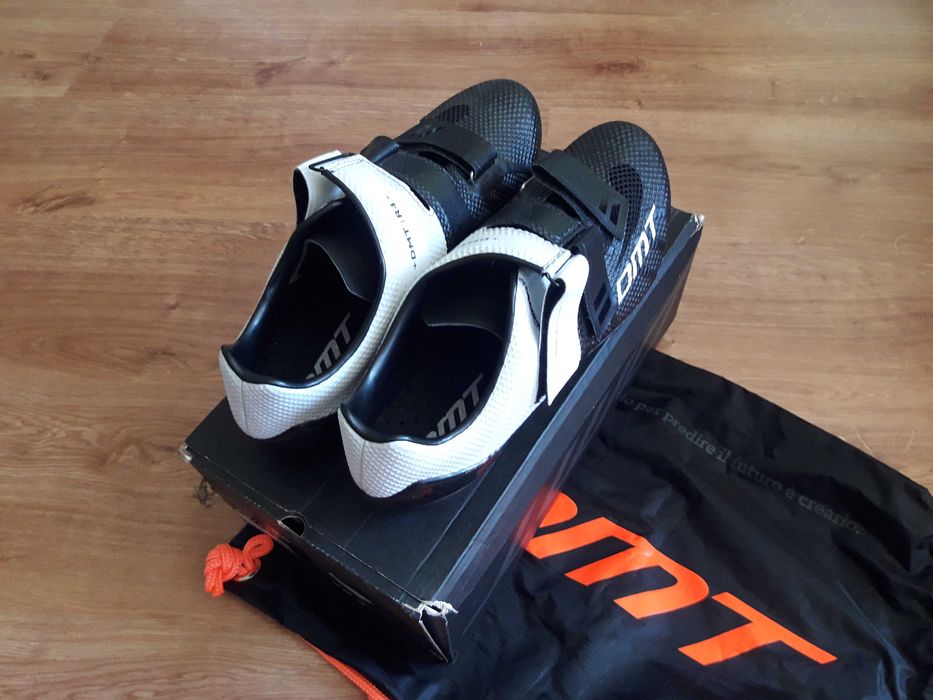 Piękne buty kolarskie DMT Carbon R4 - rozmiar 44 - 571 gramów