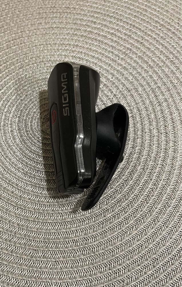 Велофара,ліхтар Sigma Aura 60lux 105г зарядка від Usb micro,Німеччина
