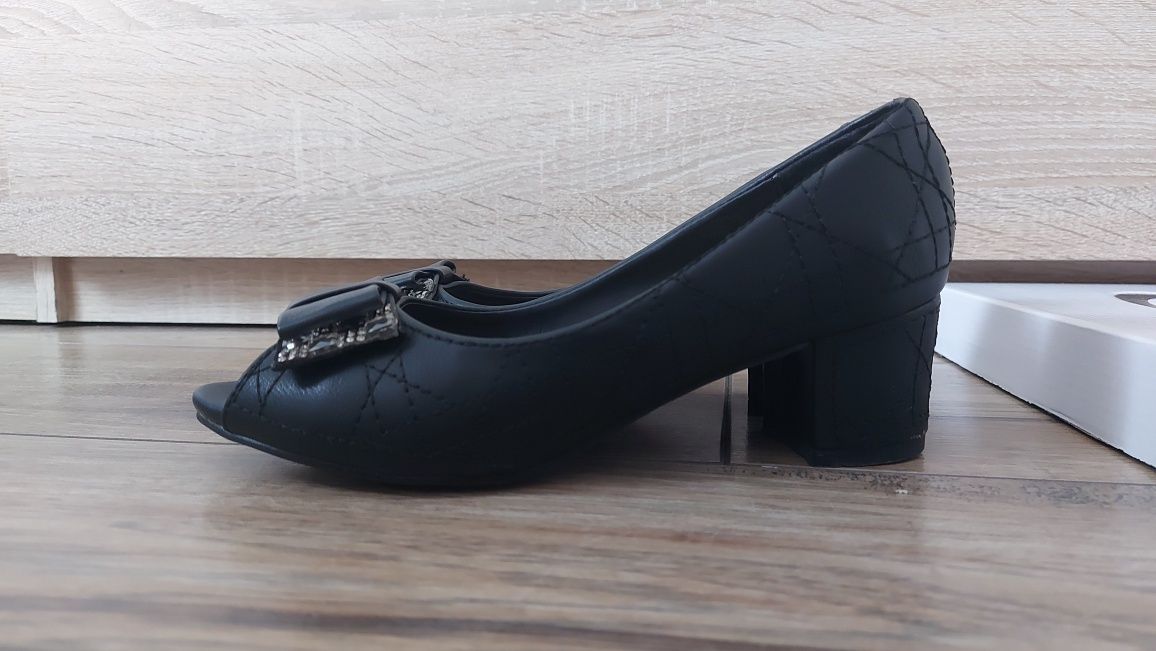 Buty na niskim słupku eleganckie r.36