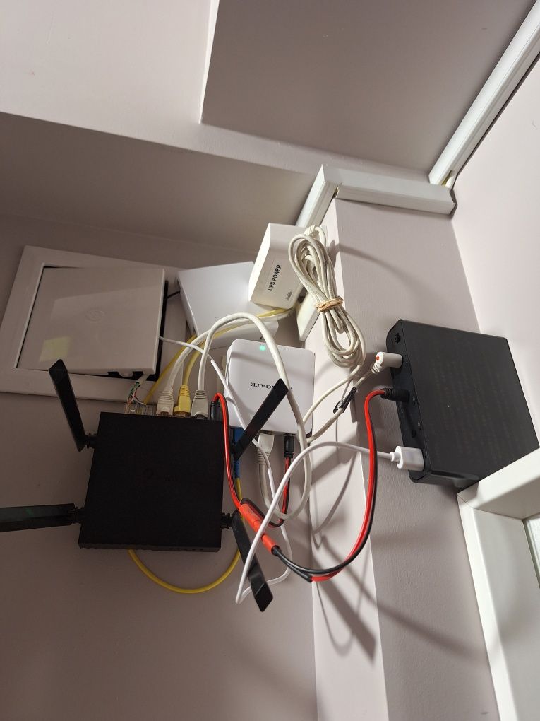 Ups для wifi 5в/9в/12в 12000мАг wifi без світла 8год. Б/у